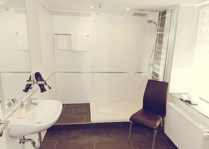 Garni Reis トライス・カーデン